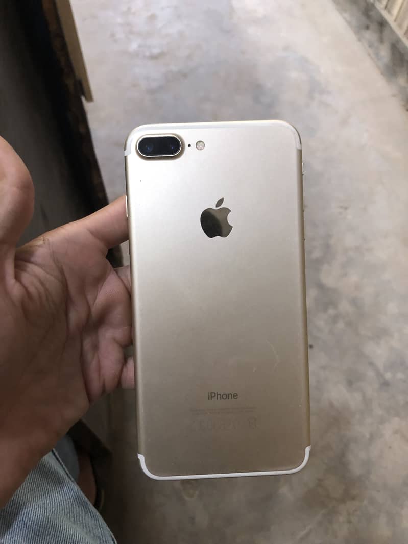 Apple iPhone 7 Plus 2