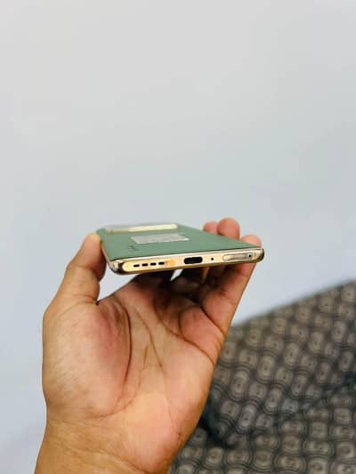 Infinix note 40 Pro 10/9 Condition 12Gb Ram 256Gb Storage