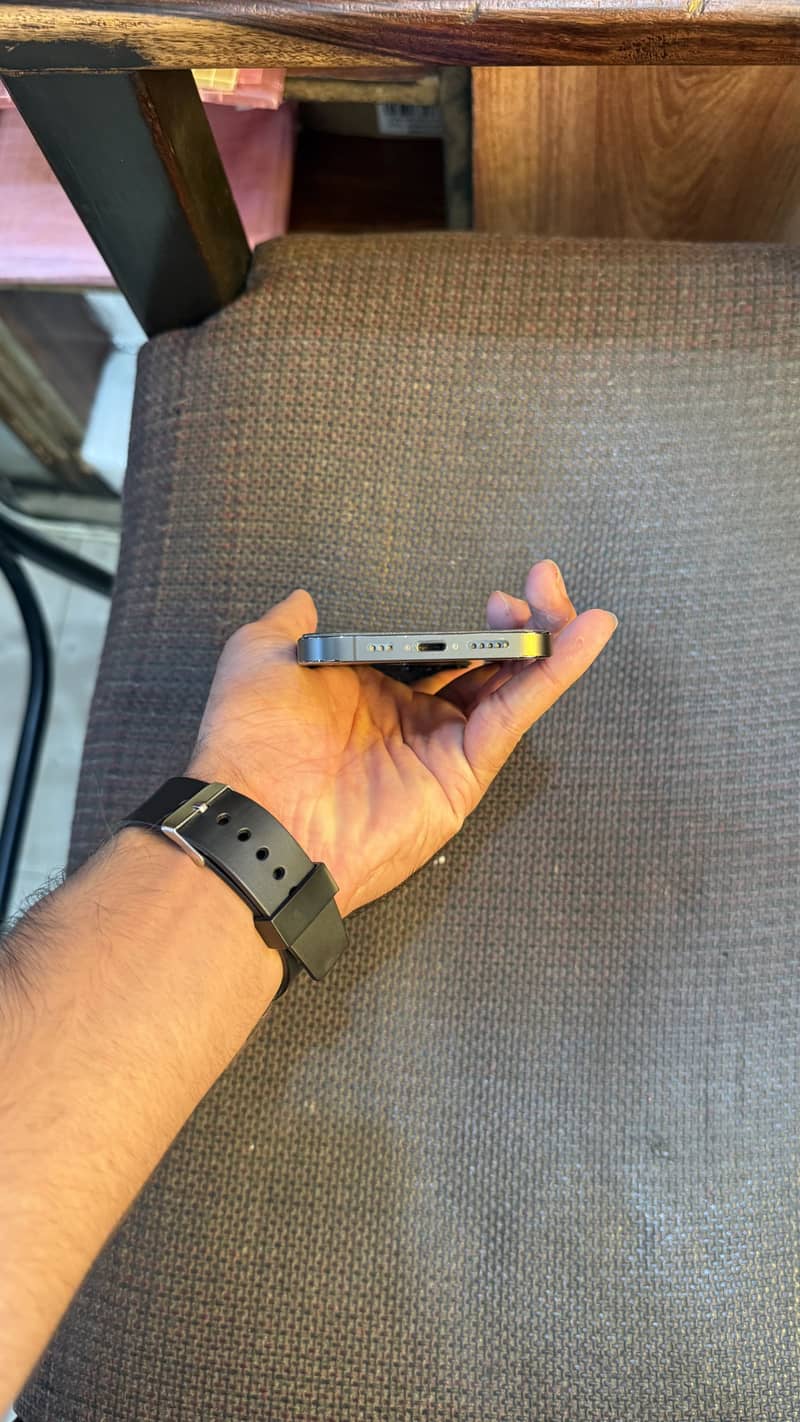 Apple iPhone 12 Pro 3