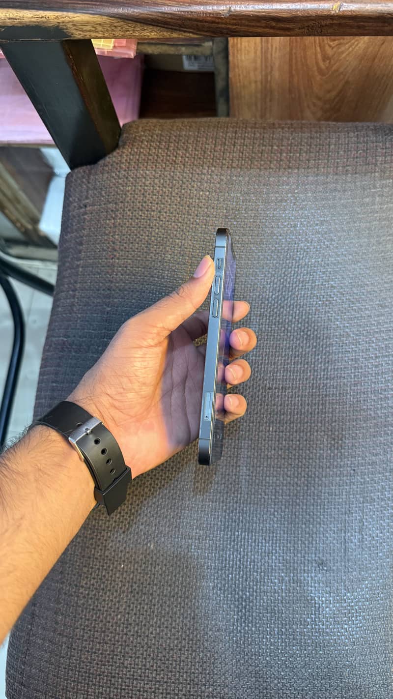Apple iPhone 12 Pro 4
