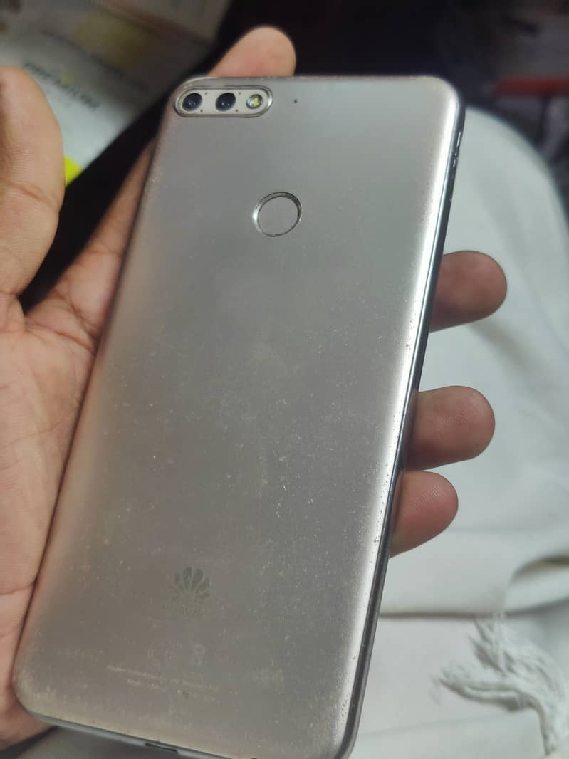 Huawei Y7 1