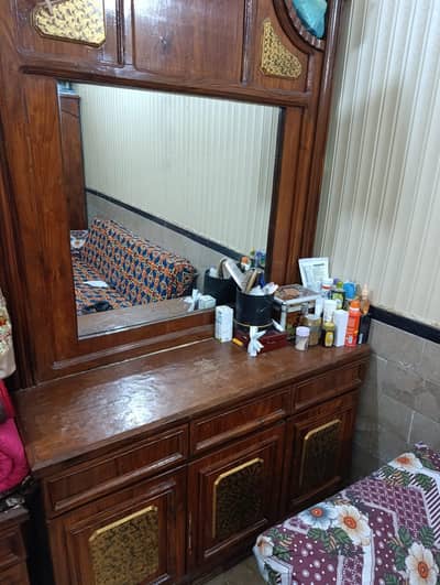 Dressing Table for Sale – Excellent Condition