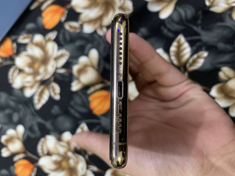 Apple iPhone 11 Pro Max 1