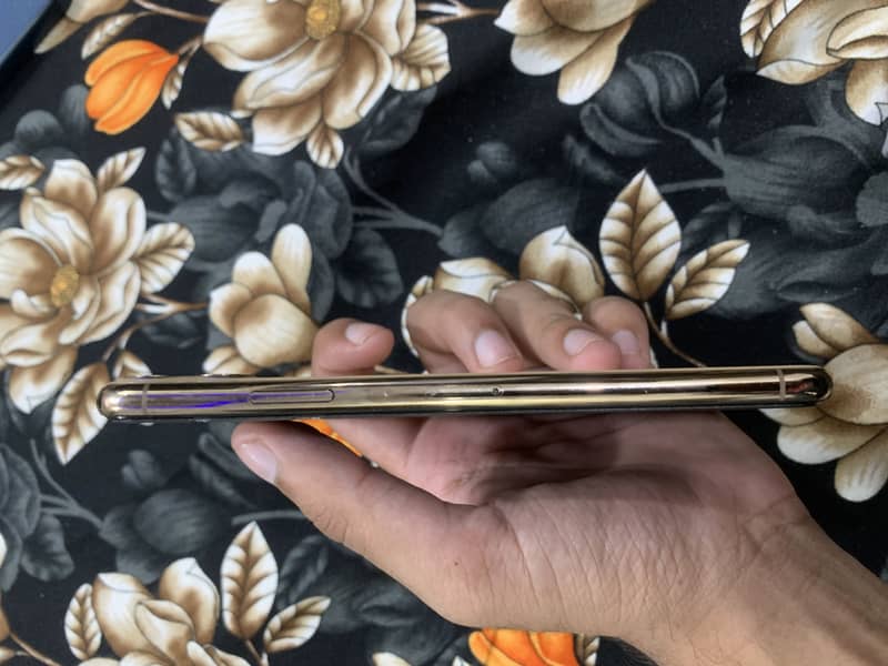 Apple iPhone 11 Pro Max 5