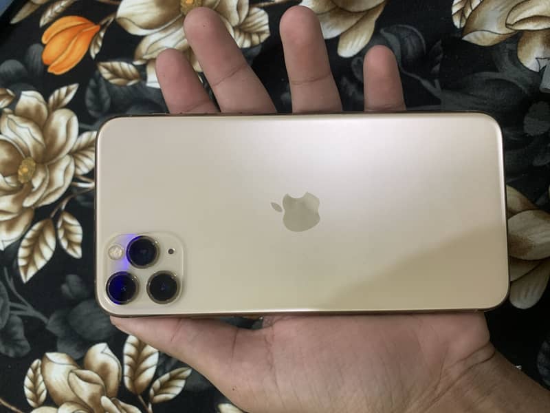Apple iPhone 11 Pro Max 7