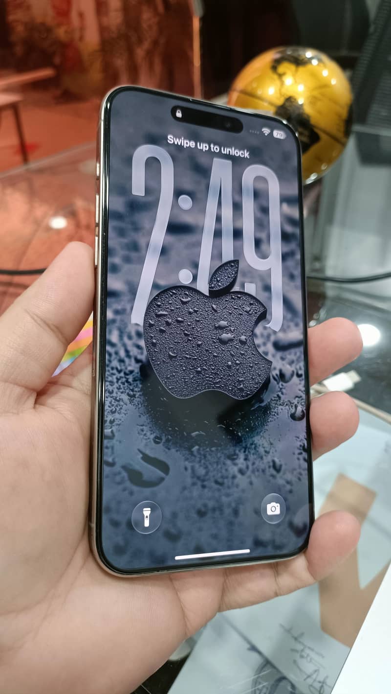 Apple iPhone 15 Pro Max 2