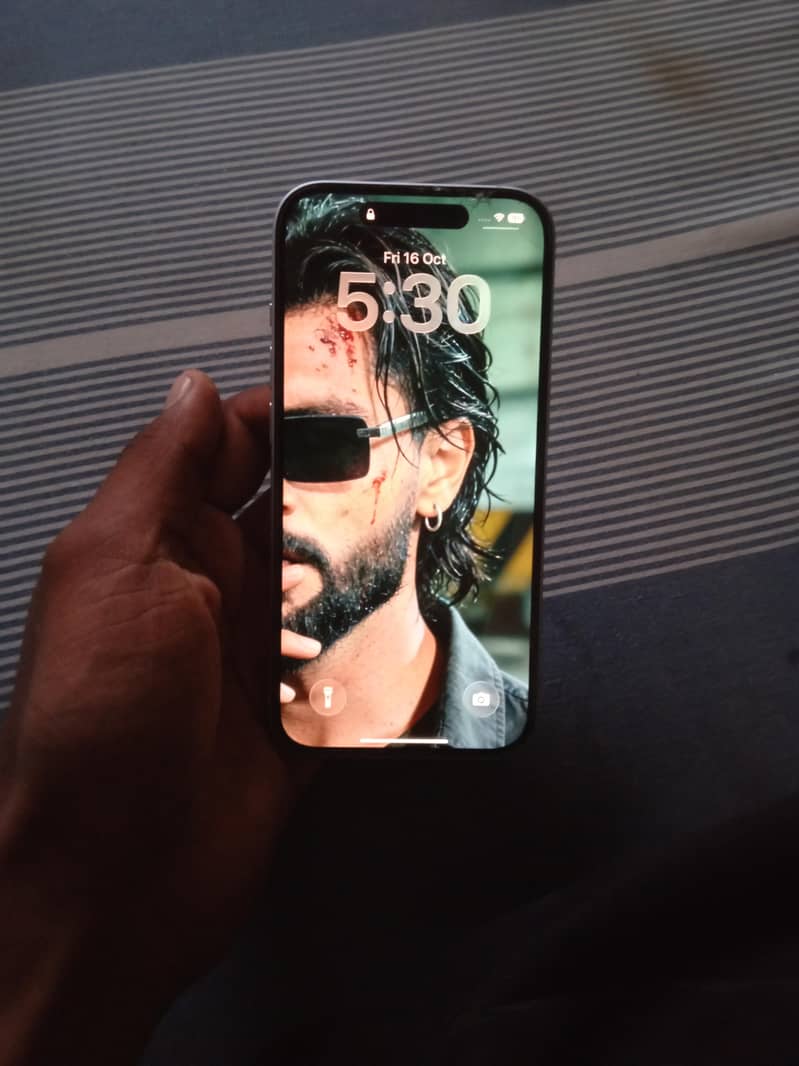 Apple iPhone 15 4
