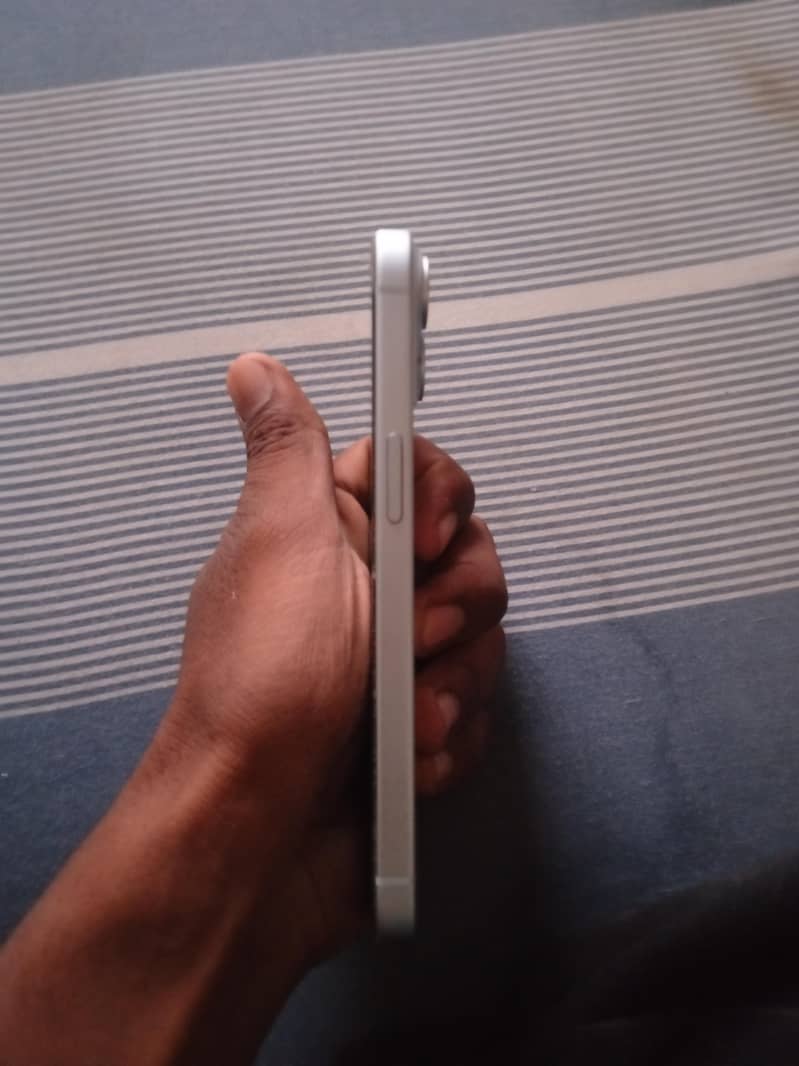 Apple iPhone 15 5