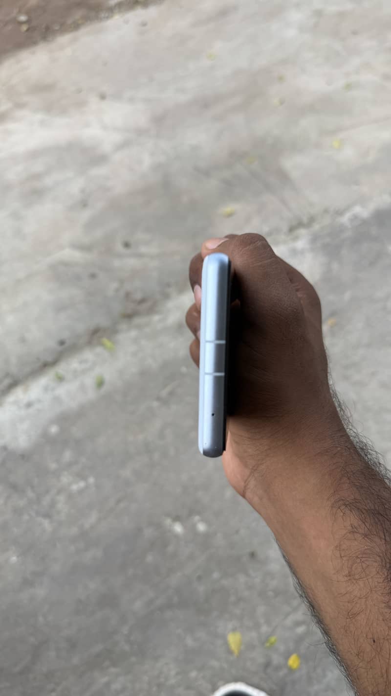 Google Pixel 7a 4