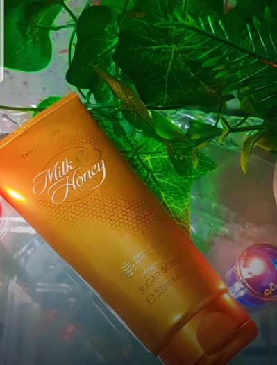  Milk & Honey Gold Sugar Scrub for Sale 