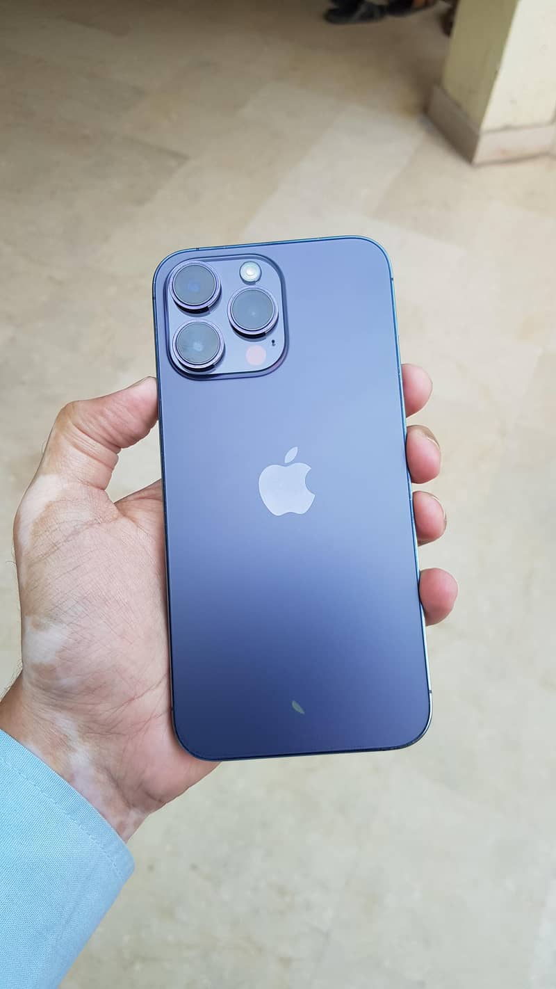 Apple iPhone 14 Pro Max 1