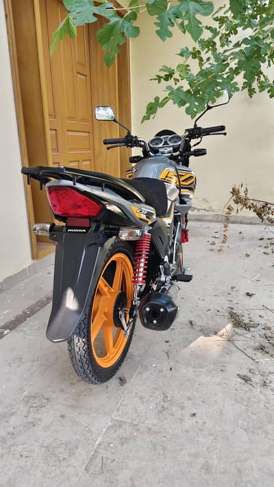 Honda CB 150F