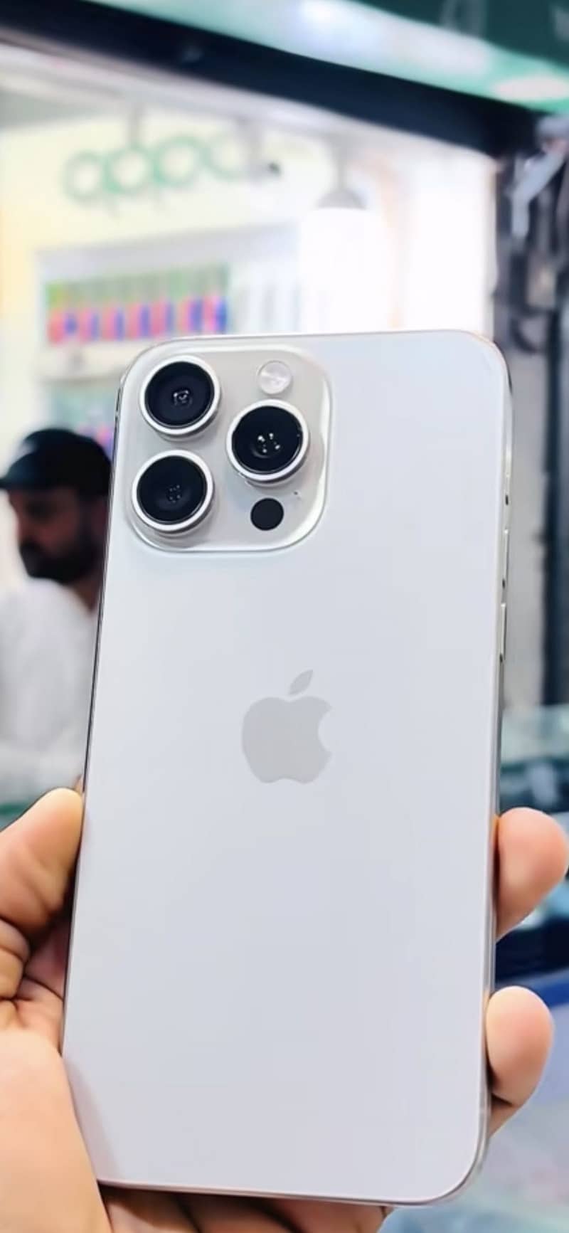 Apple iPhone 15 Pro Max 1