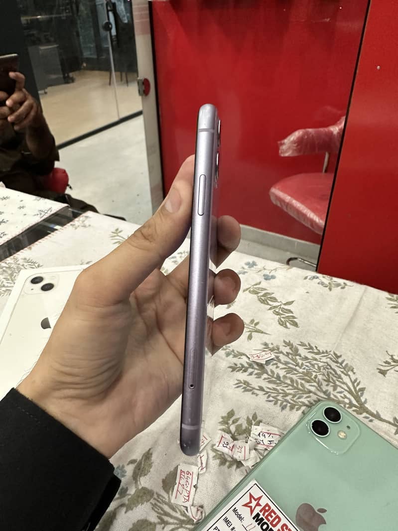 Apple iPhone 11 0
