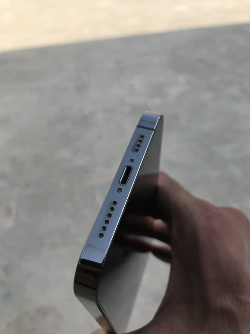 Apple iPhone 13 Pro Max 6