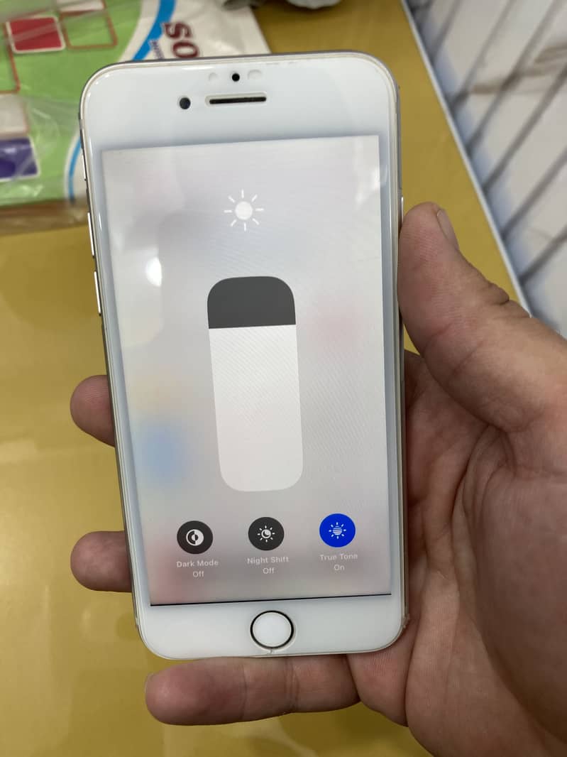Apple iPhone 8 4