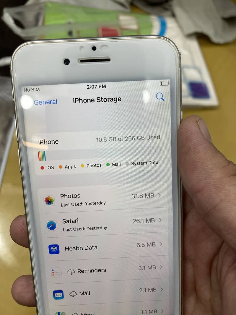 Apple iPhone 8 6