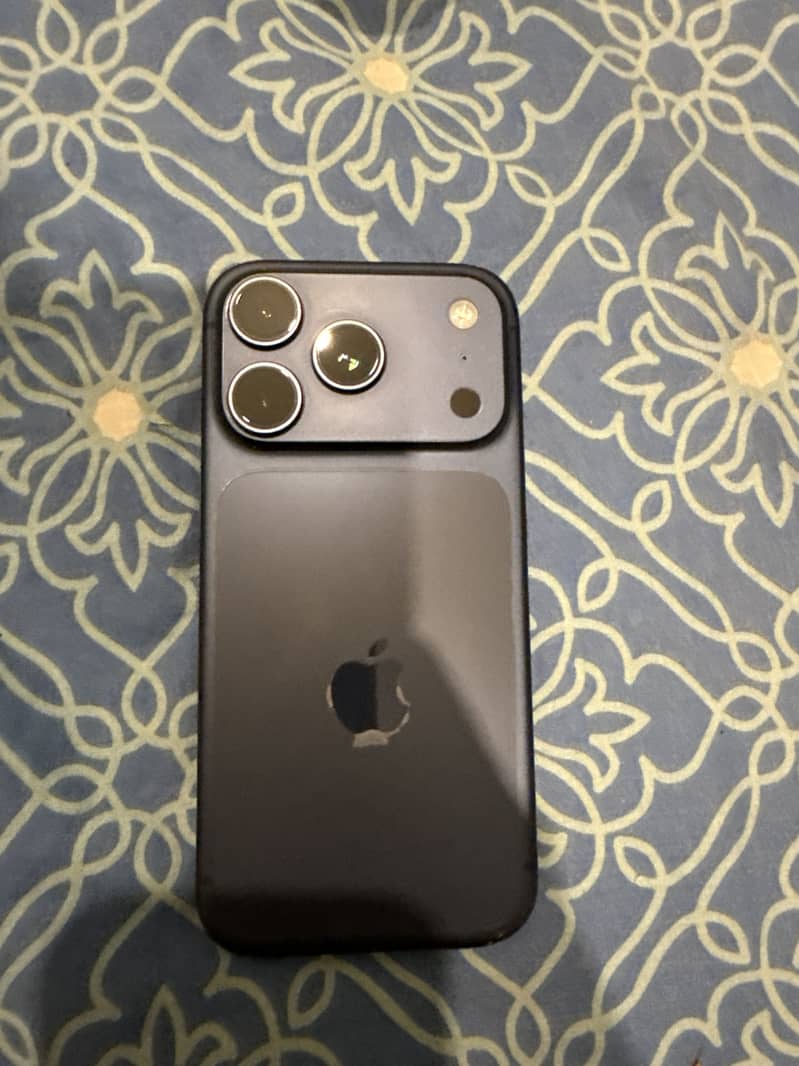 Apple iPhone 17 Pro 0