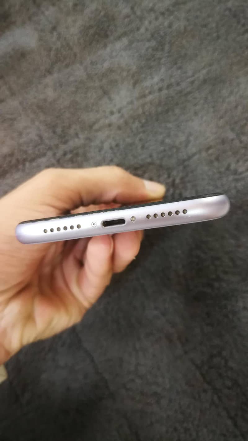 Apple iPhone 11 3