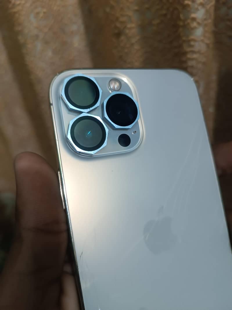 Apple iPhone 13 Pro Max 2