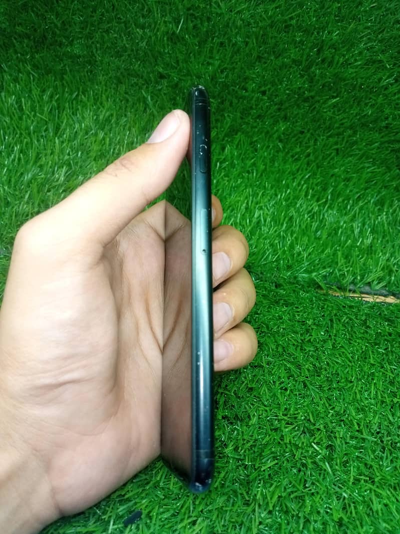 Apple iPhone 7 2