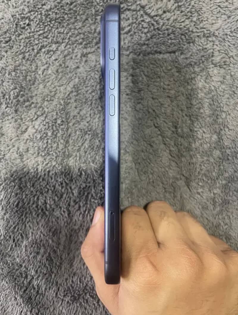 Apple iPhone 17 Pro Max 2