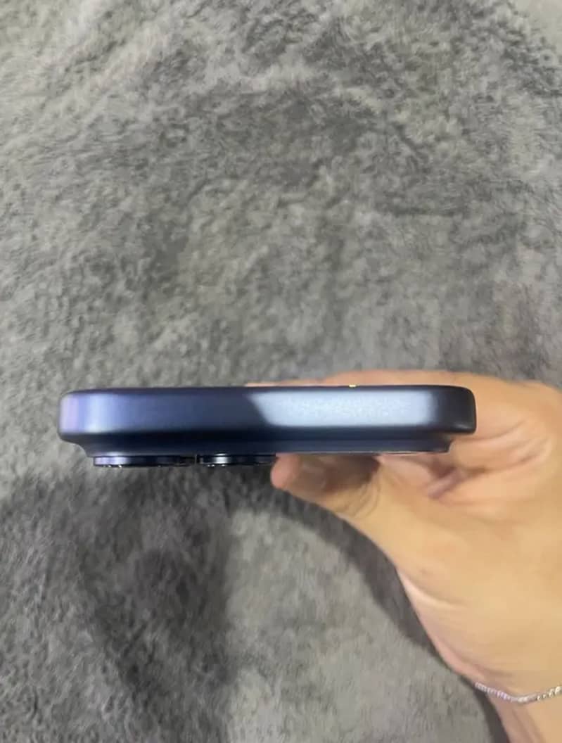 Apple iPhone 17 Pro Max 5