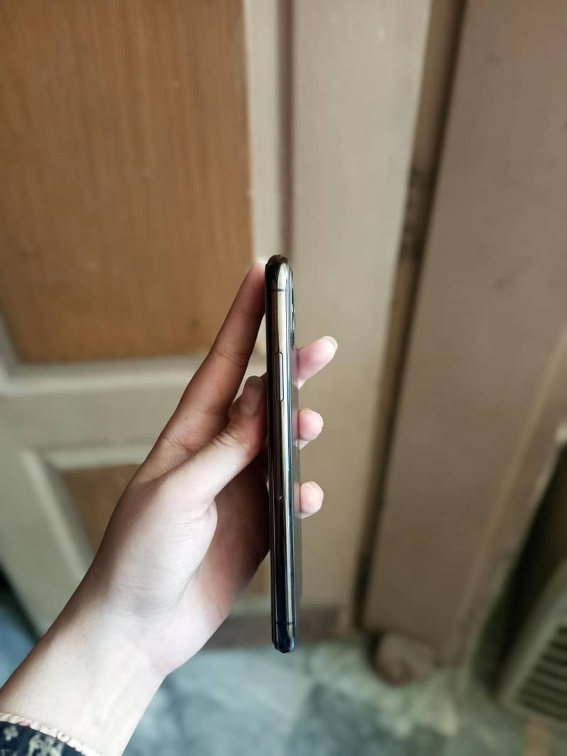 Apple iPhone 11 Pro 5