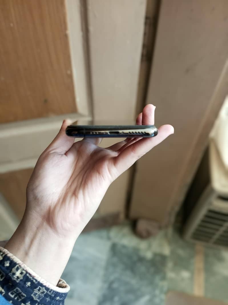 Apple iPhone 11 Pro 6