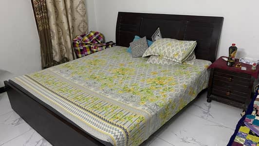 urgent selling King sixe bed with mattress
