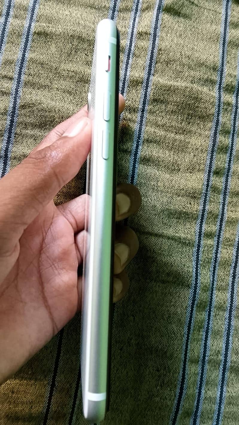 Apple iPhone SE 3