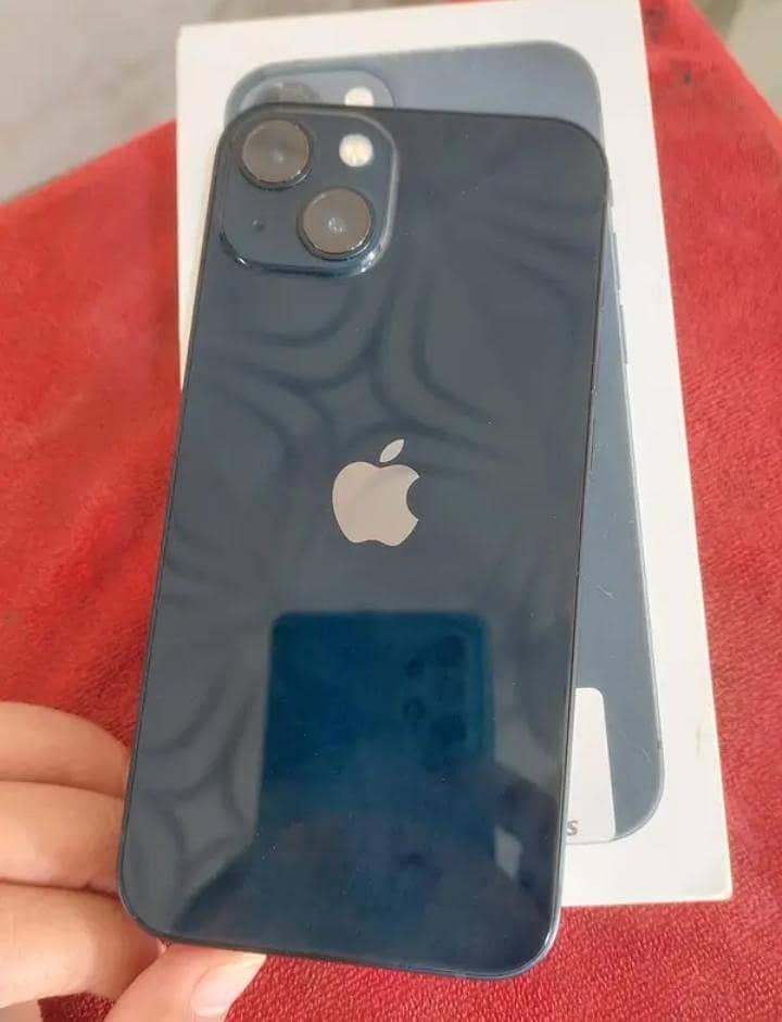 Apple iPhone 13 5