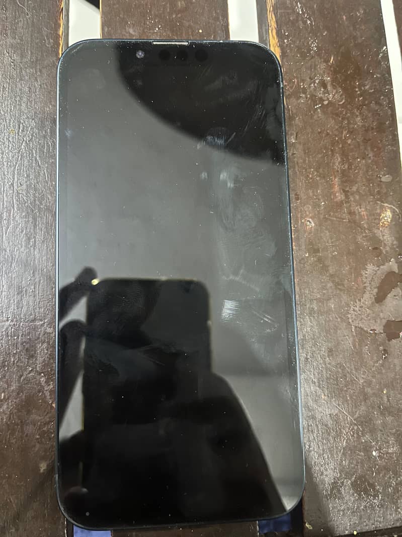 Apple iPhone 13 2