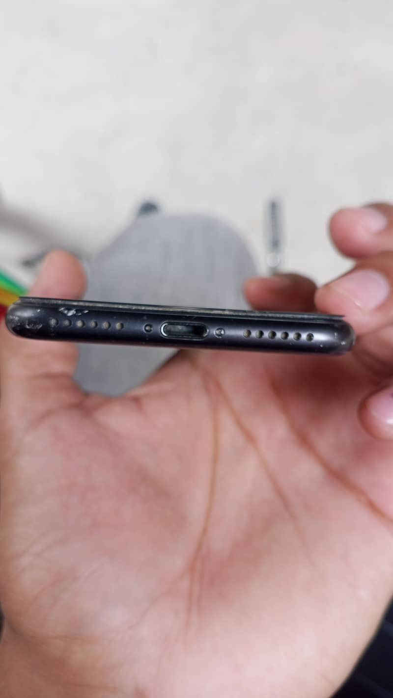 Apple iPhone 7 1