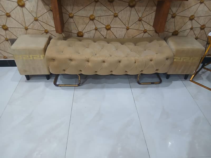 saiti with 2 stools 0