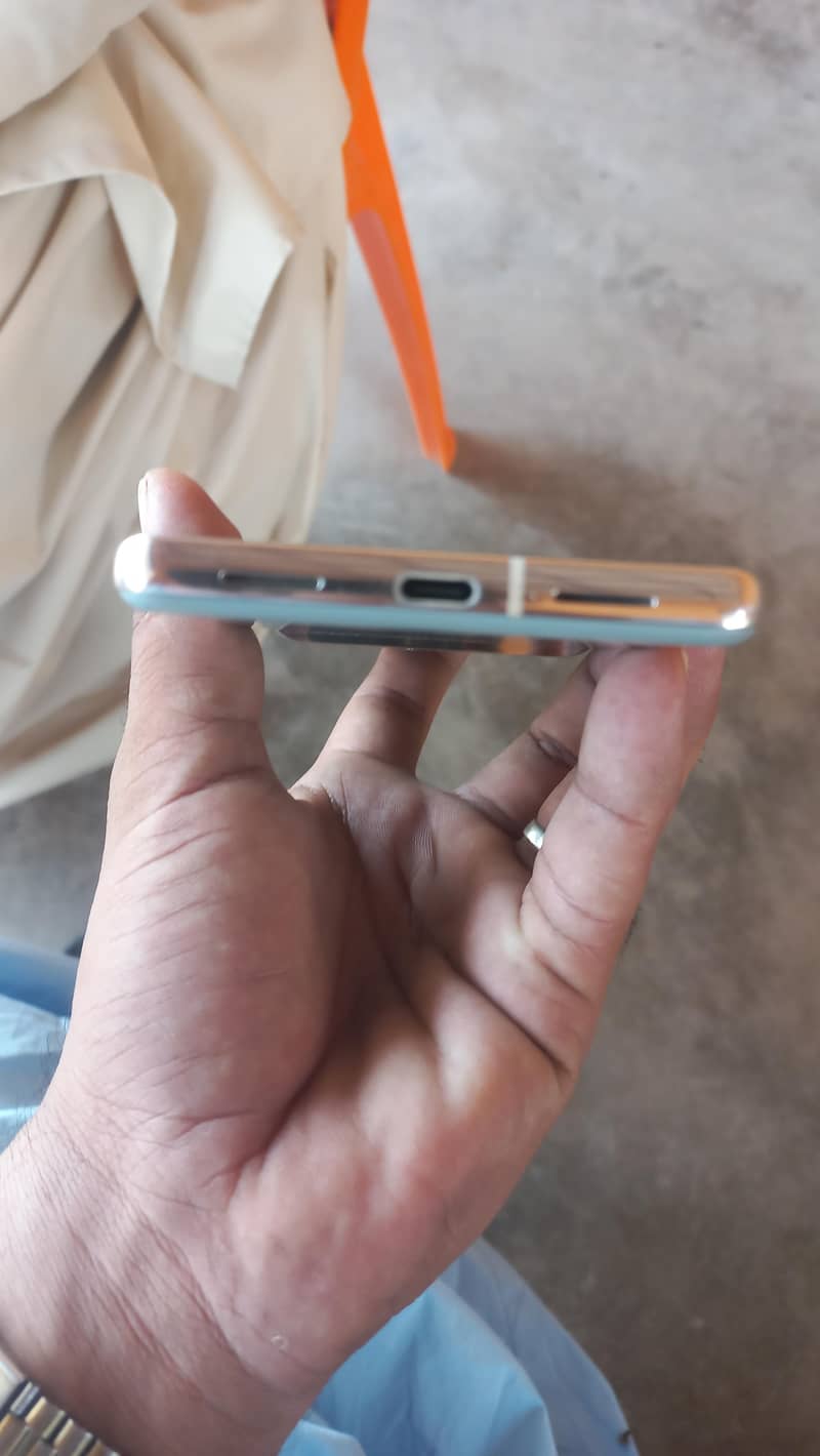 Google Pixel 7 Pro 6