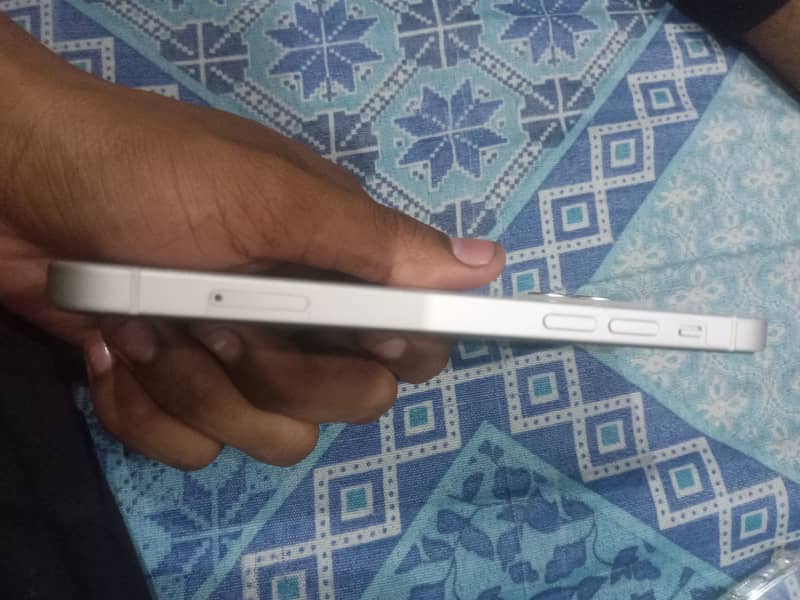 Apple iPhone 12 2