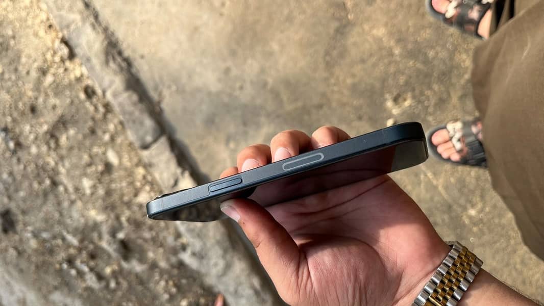 Apple iPhone 13 1