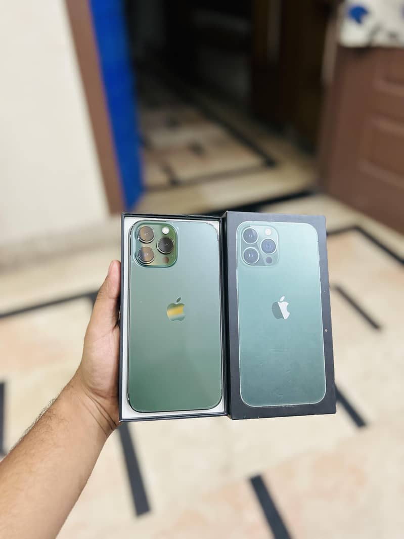 Apple iPhone 13 Pro Max 10/10 condition 1