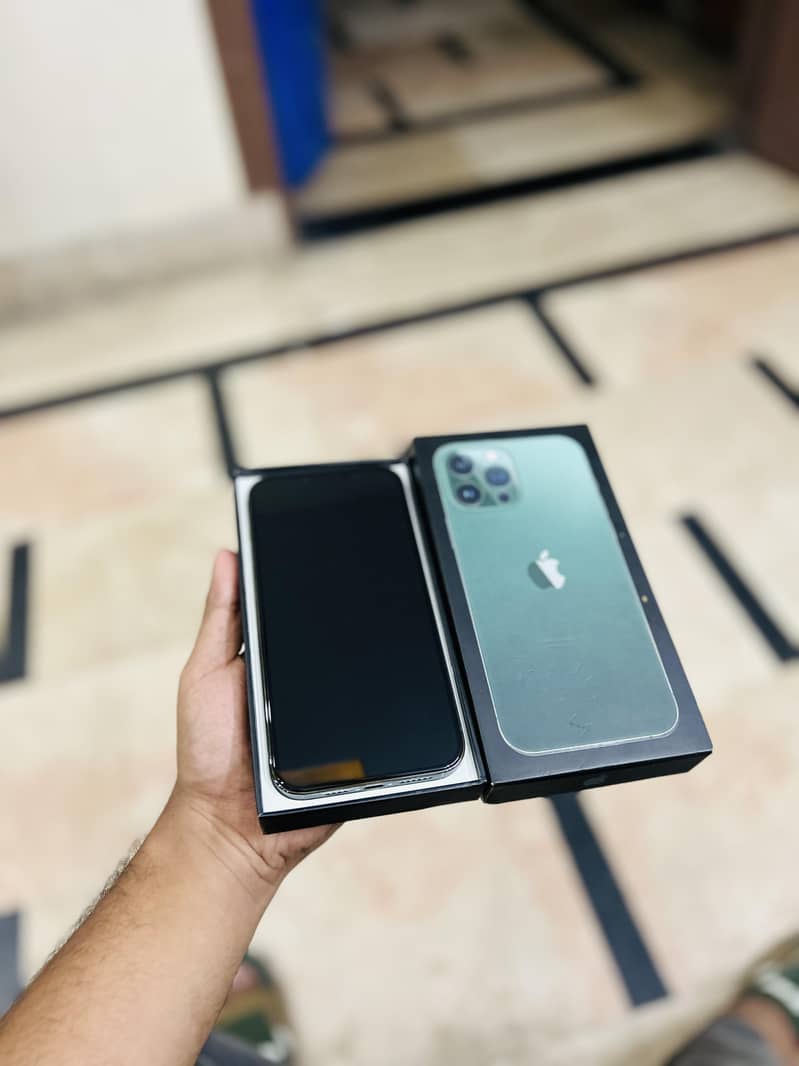 Apple iPhone 13 Pro Max 10/10 condition 3