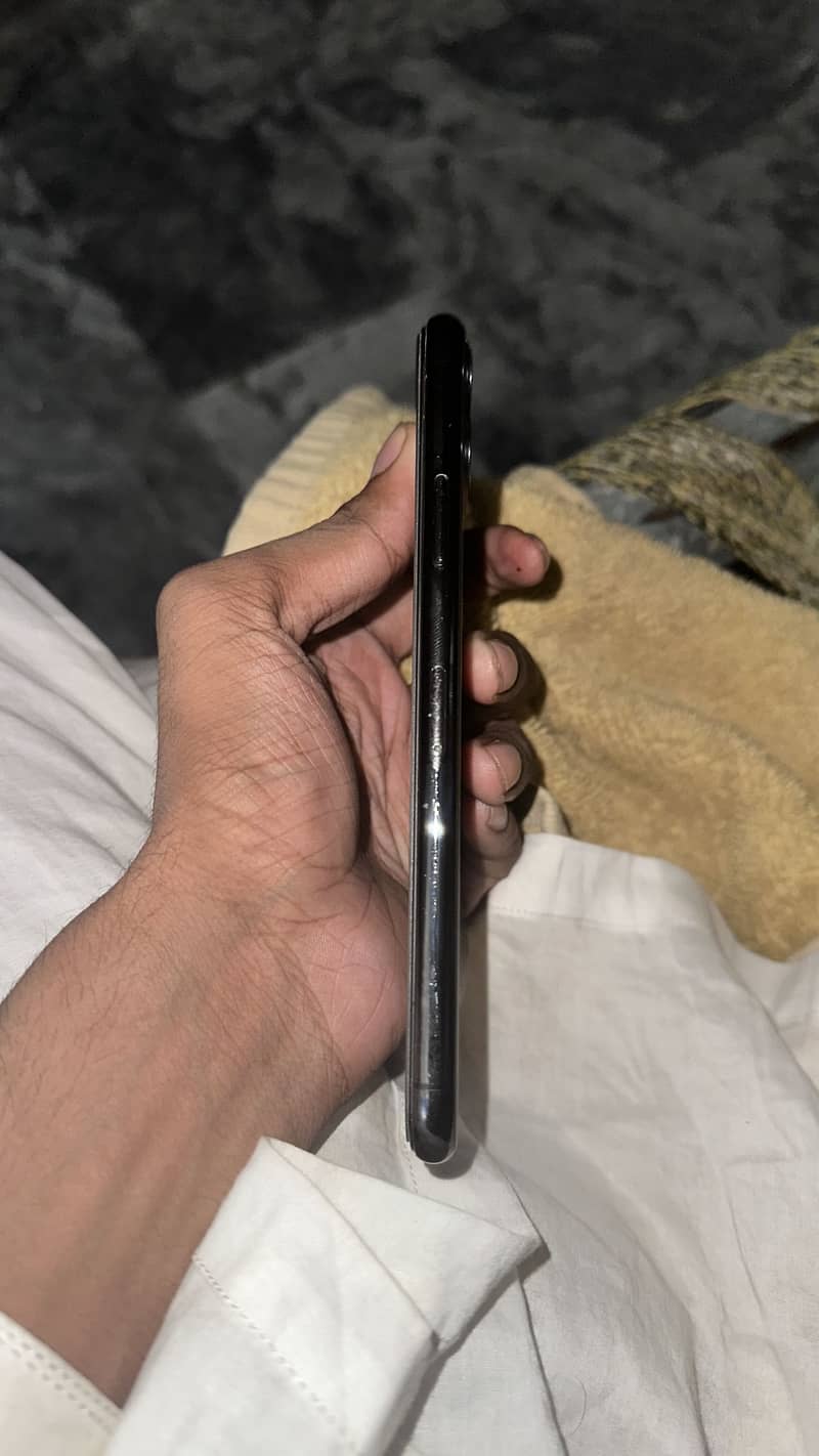 Apple iPhone 11 Pro Max 5