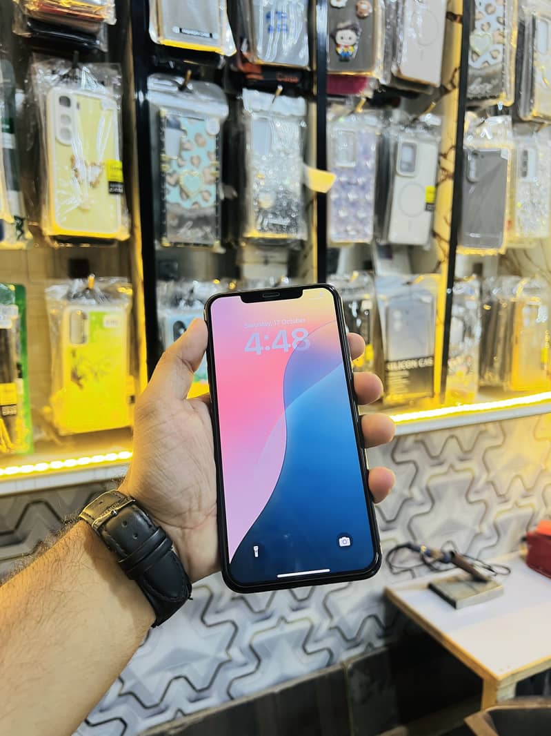 Apple iPhone XS Max 0