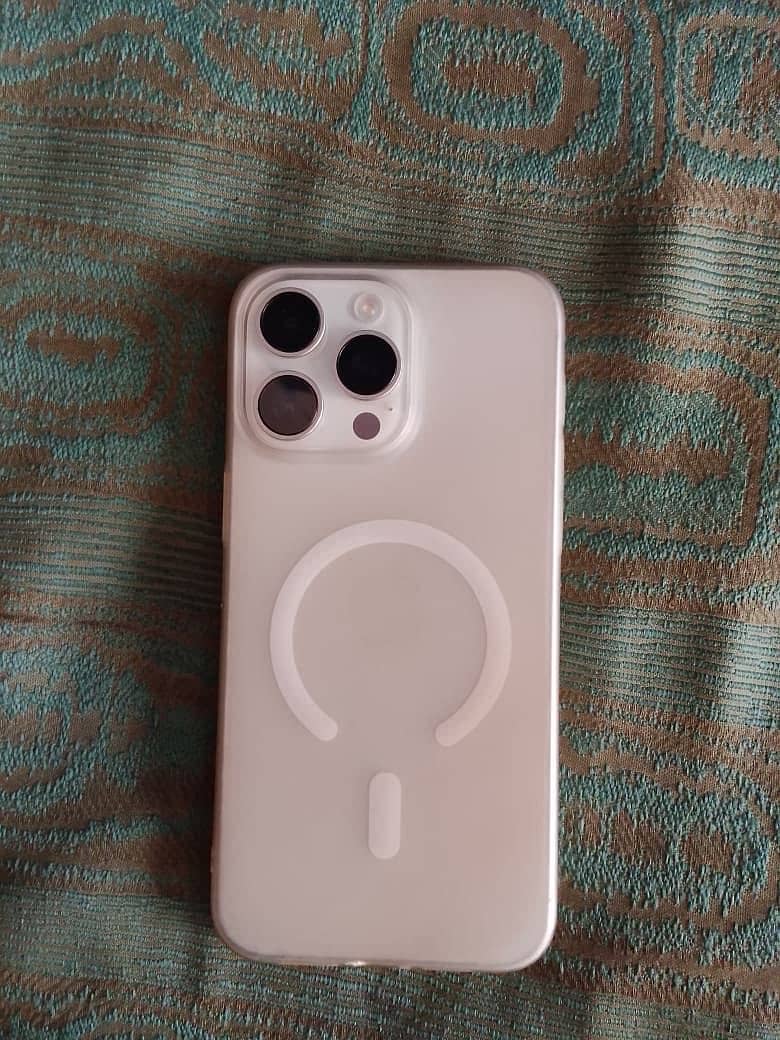 Apple iPhone 15 Pro Max 1