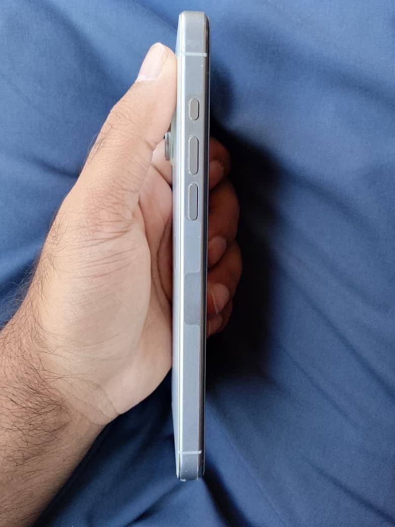 Apple iPhone 15 Pro Max 3