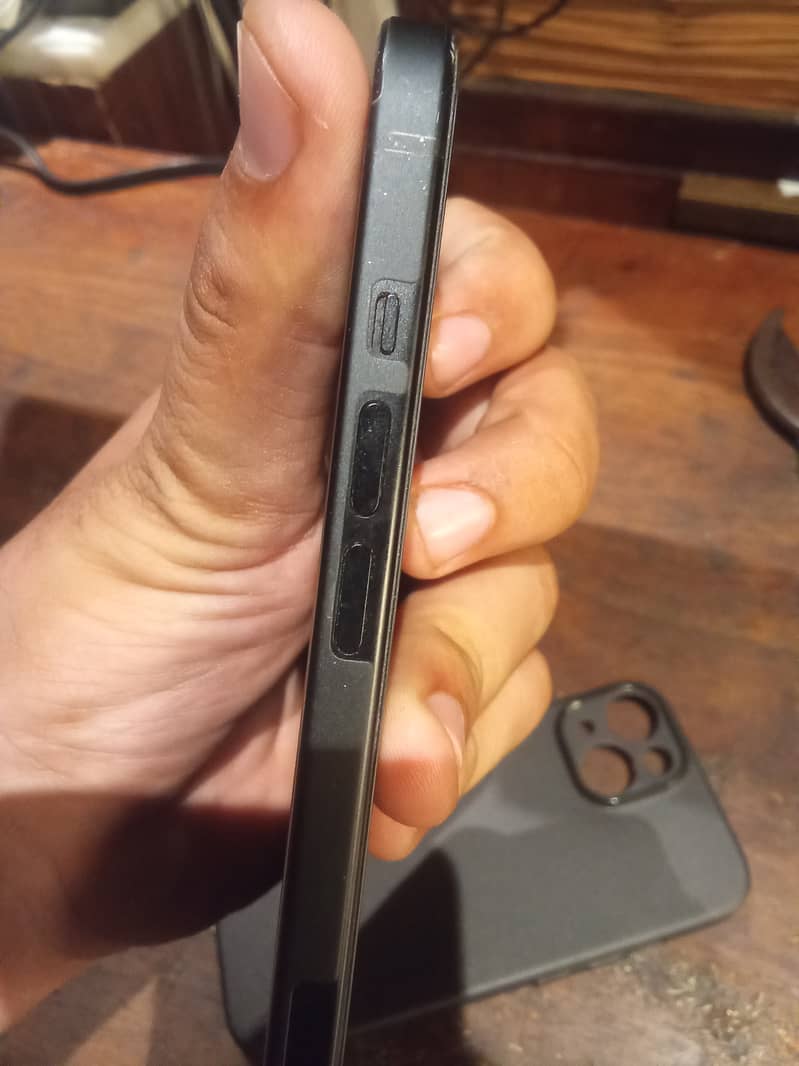 Apple iPhone 15locked 3