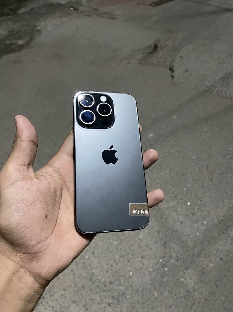 Apple iPhone 15 Pro 2