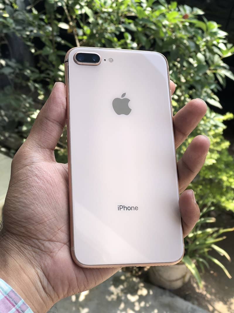 Apple iPhone 8 Plus 0