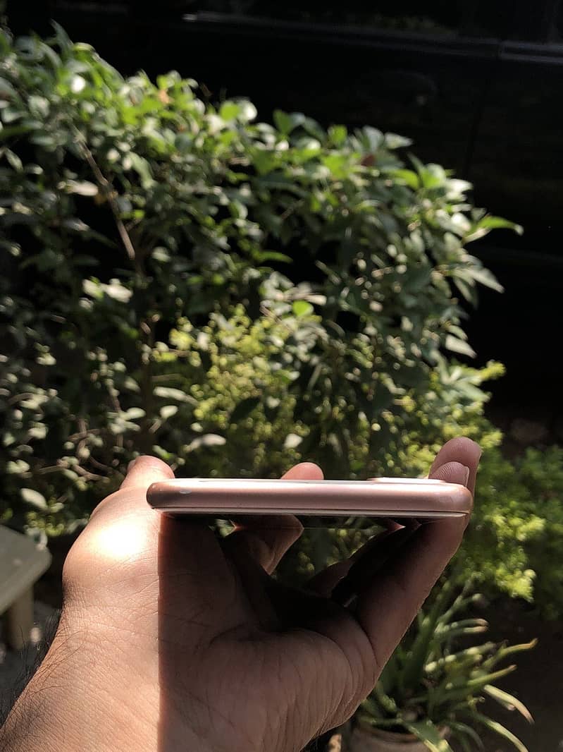 Apple iPhone 8 Plus 2