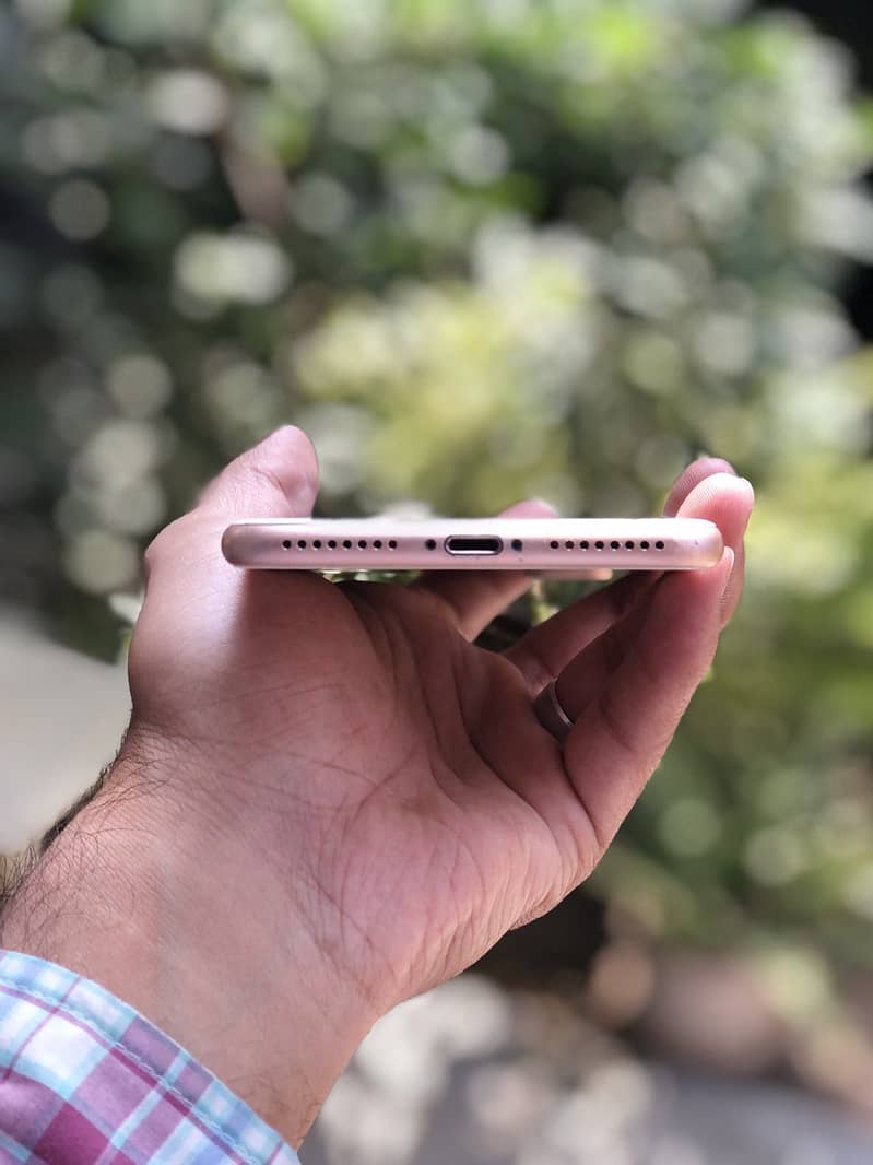 Apple iPhone 8 Plus 9