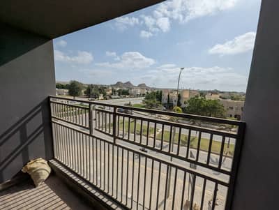FL-4 3 Bed DD Apartment Available For Rent